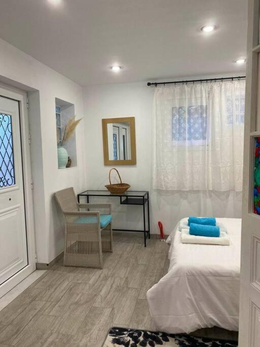 A Modern Farmhouse With Big Garden Trapeza  Ngoại thất bức ảnh